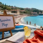 Marinières plage restaurant à Villefranche-sur-Mer, serviette corail sur la promenade